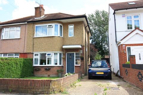 10 Derwent Drive, Hayes, UB4 8DR