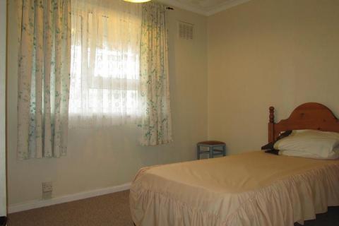 3 bedroom flat to rent, St Pauls Road, Southsea PO5