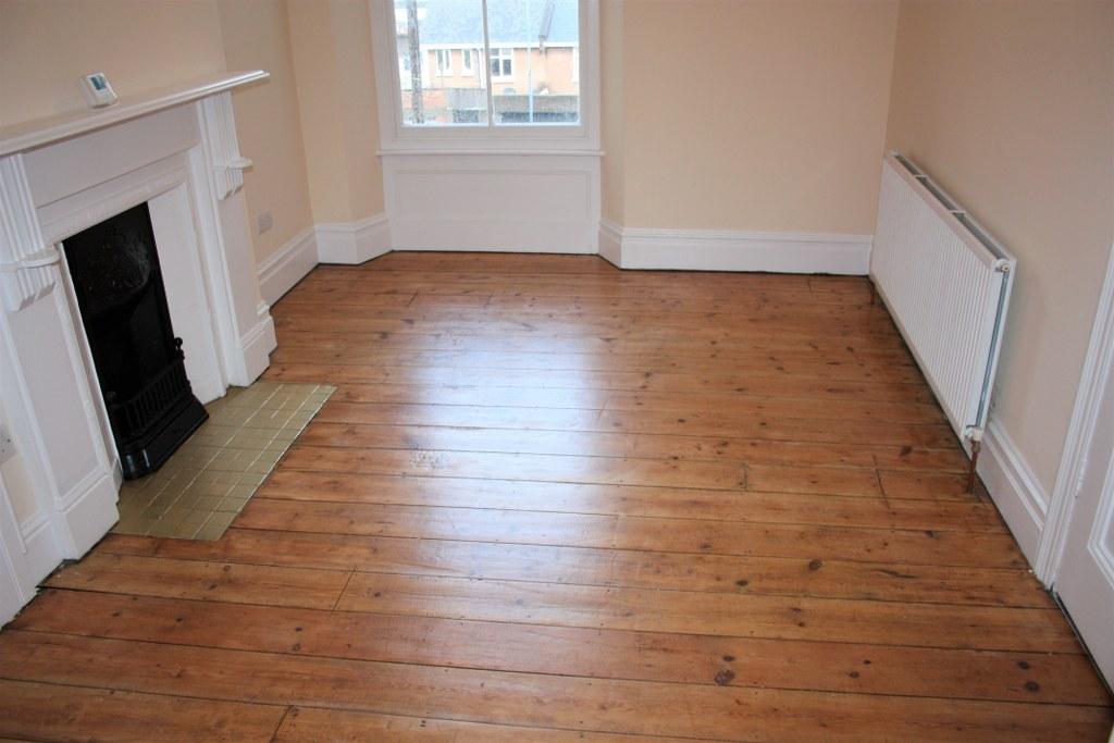 Dining/4th bedroom