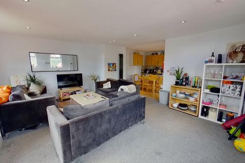 7 bedroom house to rent, Newport View, Leeds