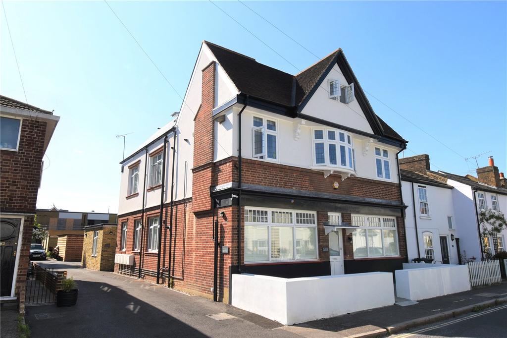 Second Cross Road, Twickenham, UK, TW2 1 bed apartment £1,350 pcm (£