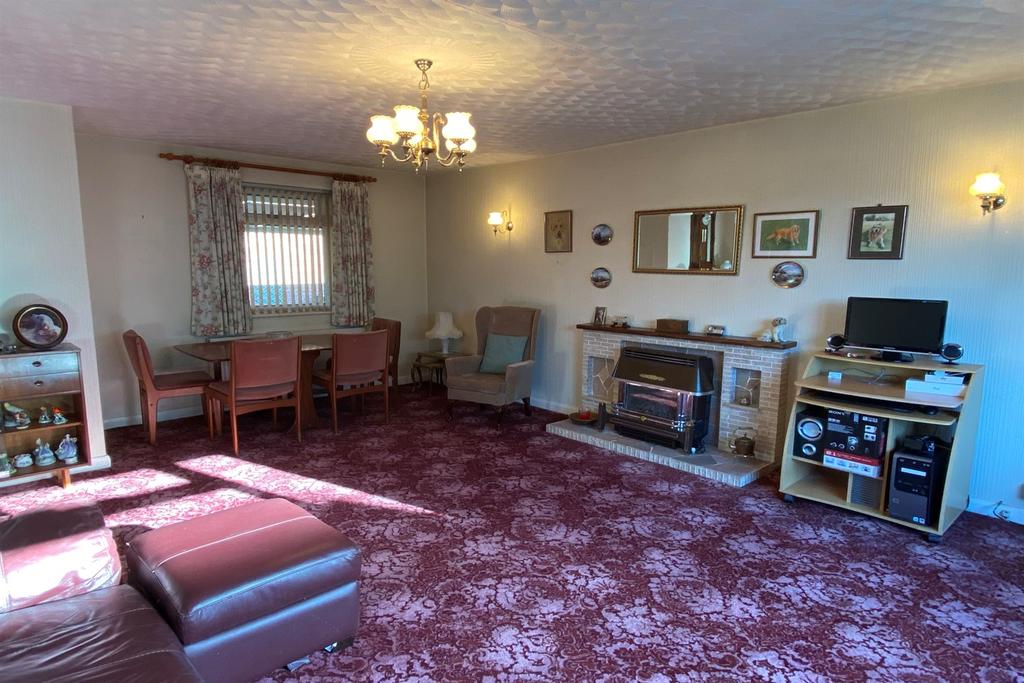 Lichfield Avenue, Tupsley, Hereford, HR1 3 bed detached bungalow £330,000
