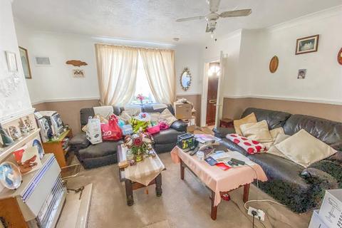 99 Lynton Road, Bristol, BS3 5LU