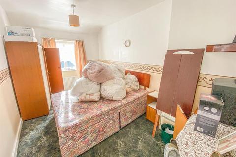 99 Lynton Road, Bristol, BS3 5LU
