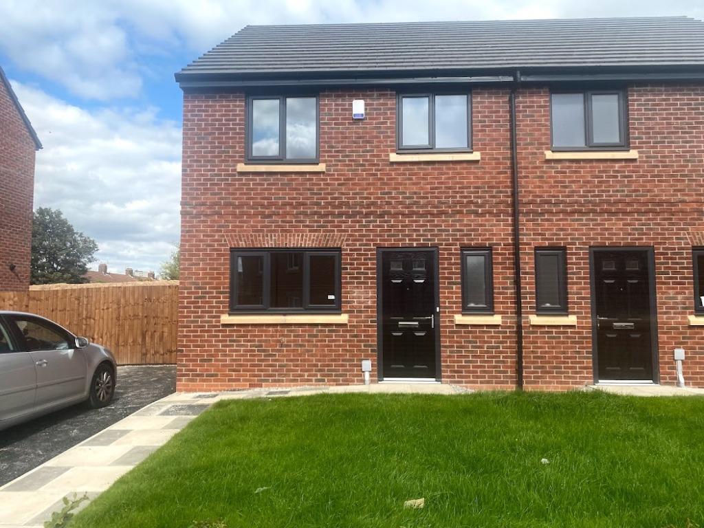 South Dean Road, Liverpool, L14 3 bed semidetached house £800 pcm (£