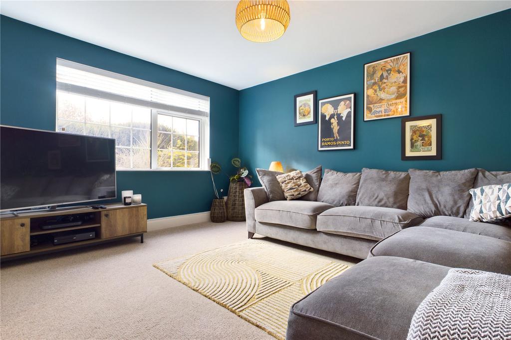 Wakemans, Upper Basildon, Reading... 3 bed end of terrace house £375,000