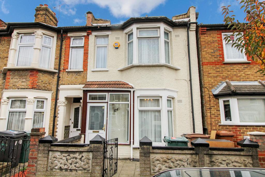 Beresford Road, Walthamstow E17 4 bed terraced house £1,950 pcm (£450 pw)