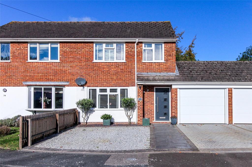 Shearsbrook Close, Bransgore, Christchurch, Dorset, BH23 3 bed semi