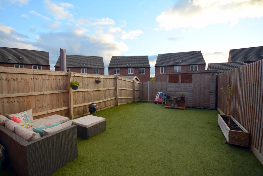 Burton Street, Wingerworth, Chesterfield, S42 6FG 3 bed terraced house