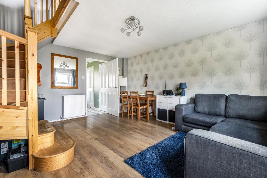 Savernake Road, Aylesbury, HP19 3 bed semidetached house £325,000