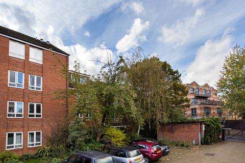 2 bedroom apartment for sale - Reachview Close, London, NW1
