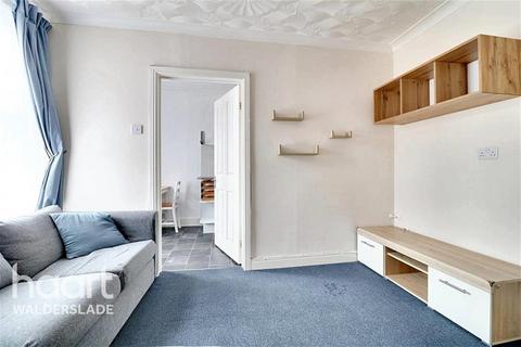 1 bedroom flat to rent, Station Road, Rainham, ME8