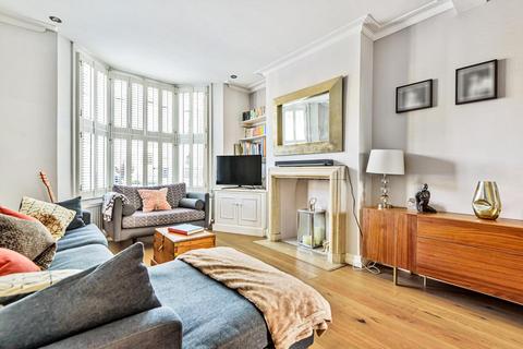 2 Weiss Road, London, SW15 1DH