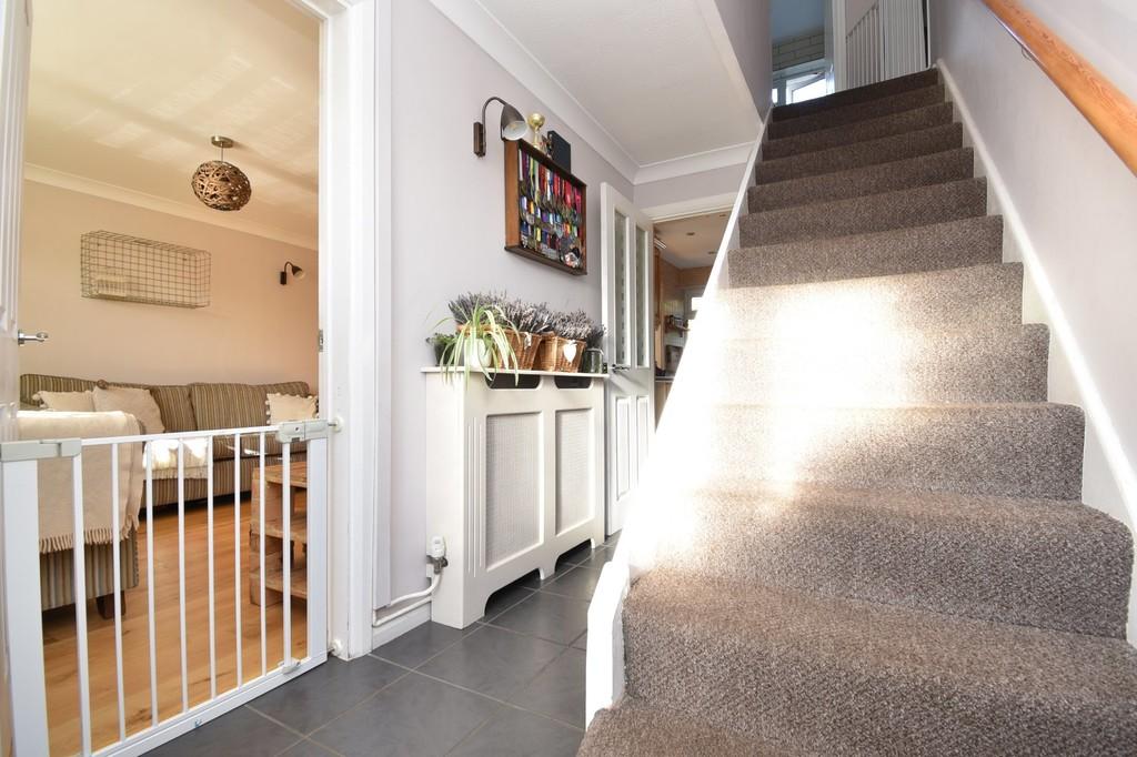 Raleigh Crescent, Stevenage 2 bed terraced house £290,000