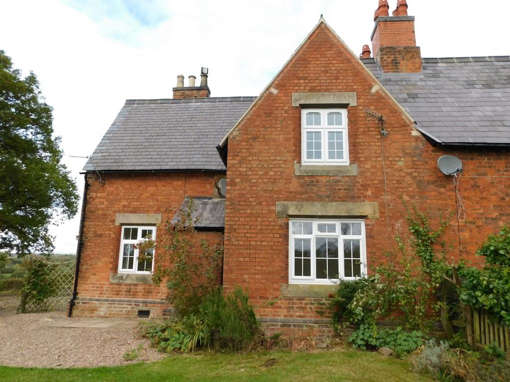 Garden Cottage West, Heage Lane 3 bed semidetached house £1,000 pcm