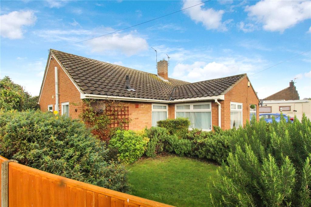 Meadow Way, Hellesdon, Norwich... 3 bed bungalow £280,000
