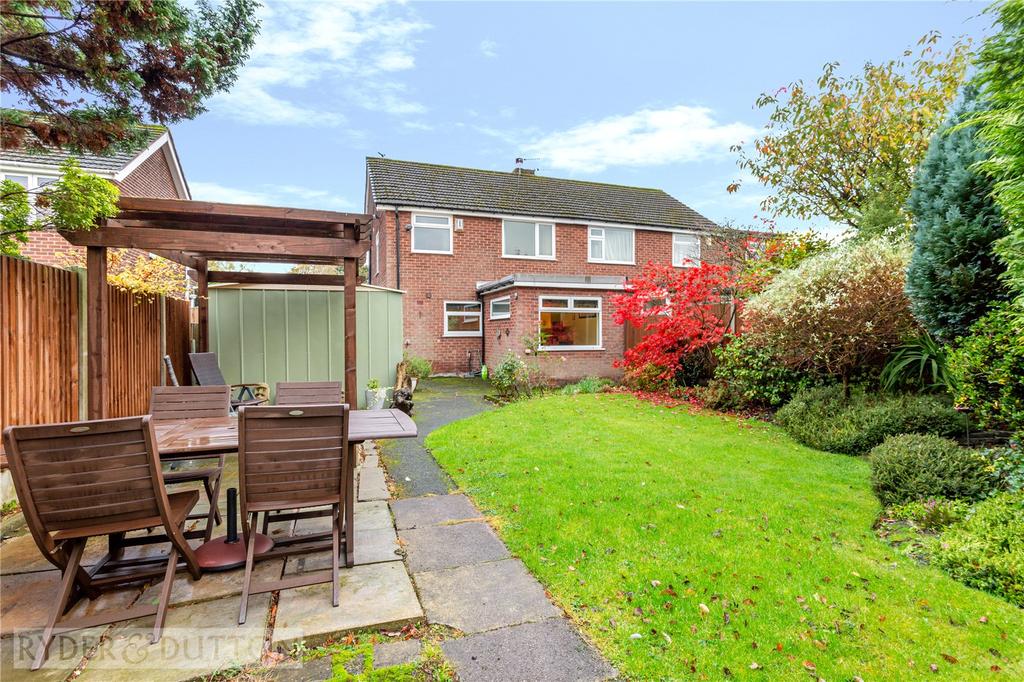 Kingsway, Alkrington, Middleton... 3 bed semidetached house £250,000