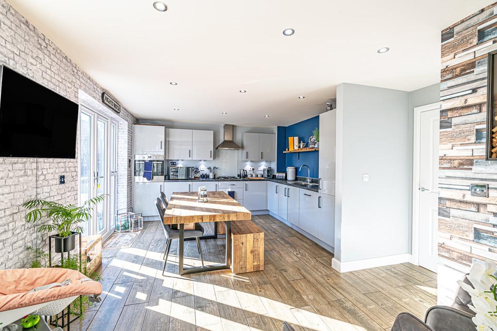 Kitchen/Dining Room