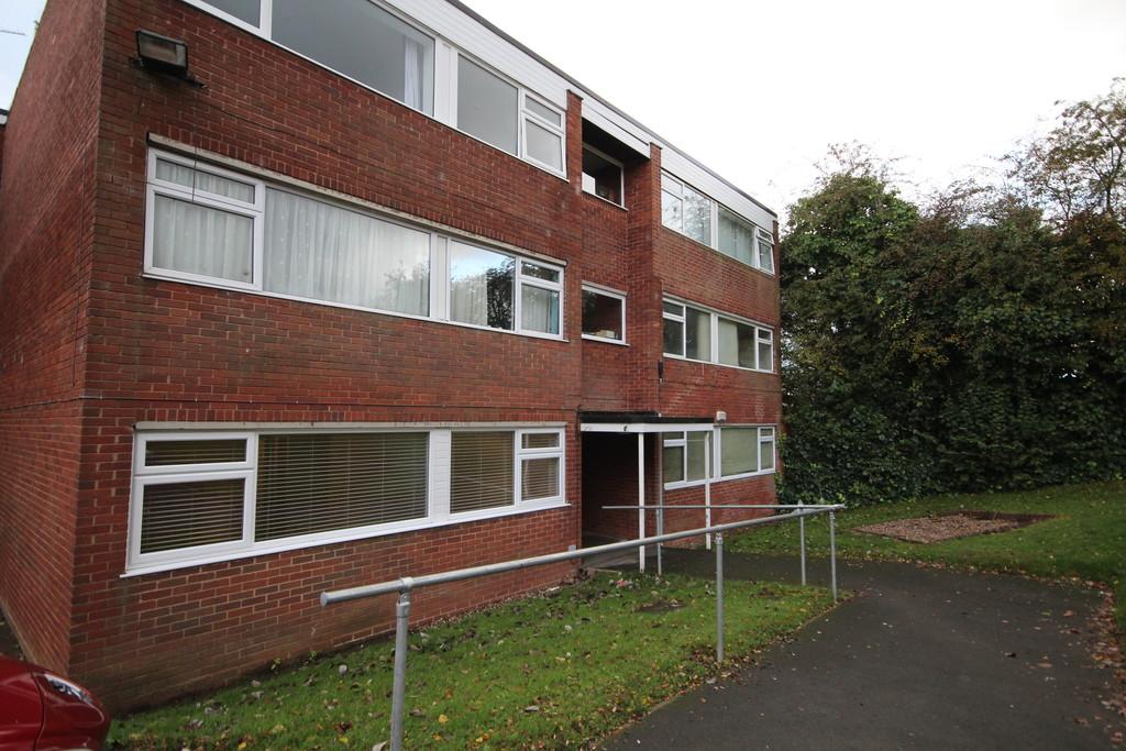 Garrick Close, Coventry 2 bed ground floor flat £750 pcm (£173 pw)
