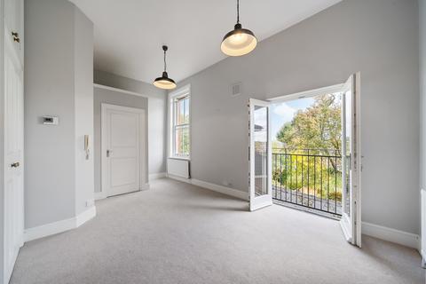 Flat 3, 52 Coolhurst Road, London, N8 8EU