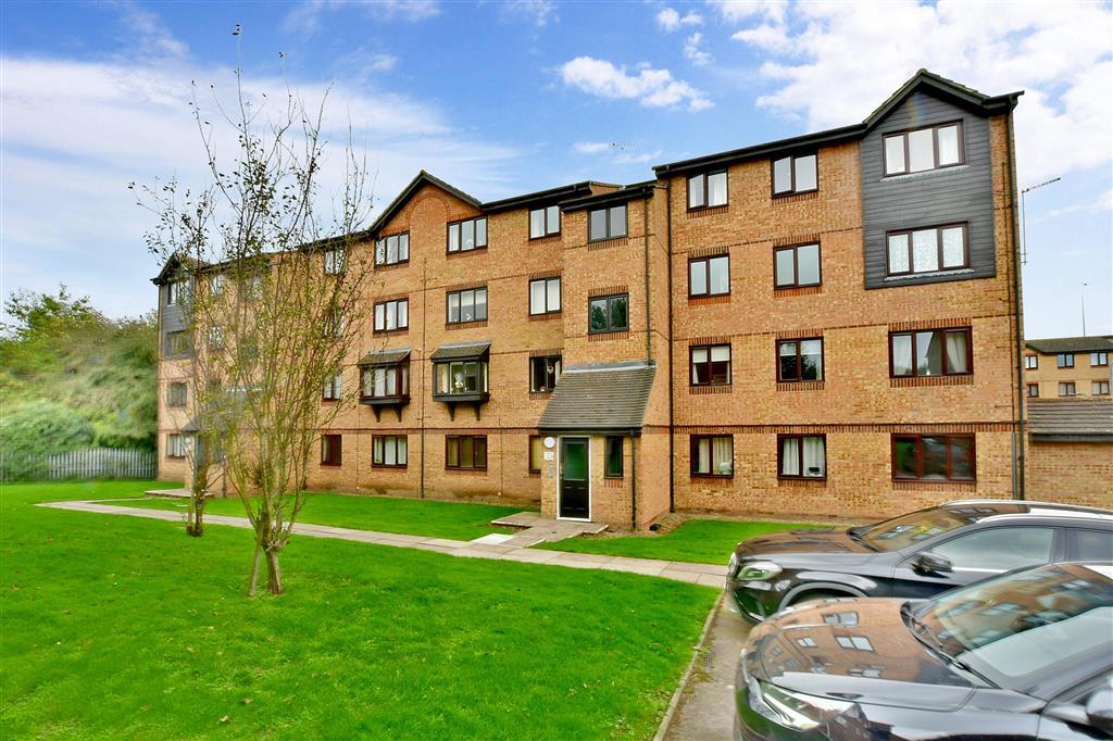 Waterville Drive, Vange, Basildon, Essex 1 bed flat - £165,000