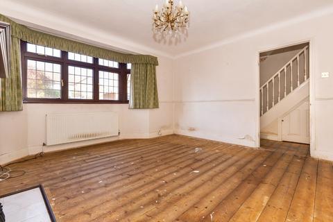 10 Rahn Road, Epping, CM16 4JB