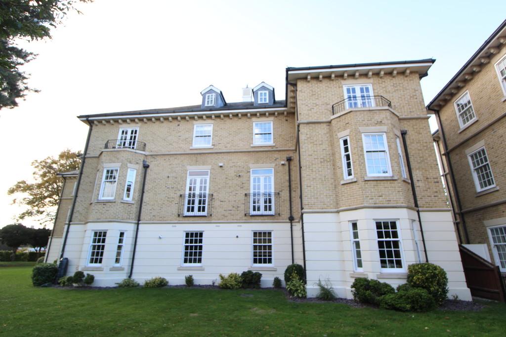 Queens Road, Colchester 2 bed apartment to rent £1,300 pcm (£300 pw)