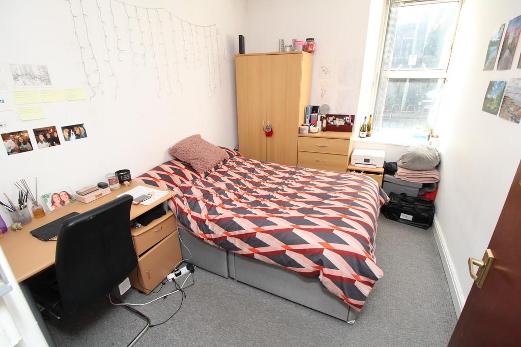 Wood Road, Treforest, Pontypridd 2 bed ground floor flat £700 pcm (£