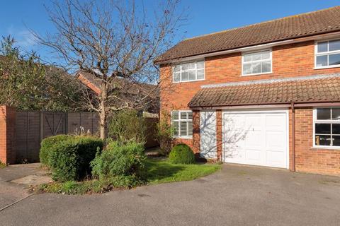 1 Fairview Close, Tonbridge, TN9 2UU