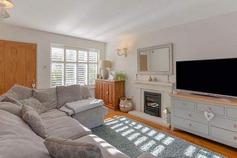 1 Fairview Close, Tonbridge, TN9 2UU