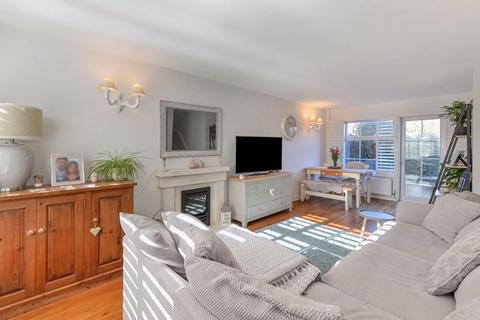 1 Fairview Close, Tonbridge, TN9 2UU