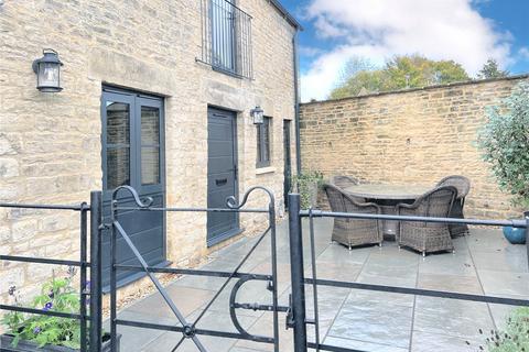 2 bedroom barn conversion to rent, London Road, Cirencester, GL7