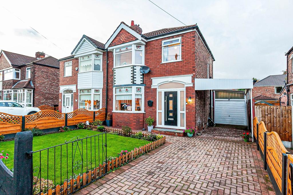 Lostock Grove, Stretford, Manchester... 3 bed semidetached house £