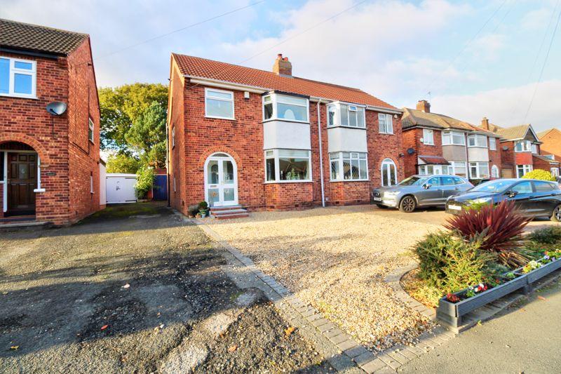 Springfield Crescent, Sutton Coldfield, B76 2ST 3 bed semidetached