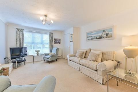 8 Blackwellhams, Chippenham, SN15 3GG
