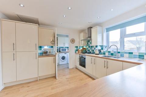 8 Blackwellhams, Chippenham, SN15 3GG