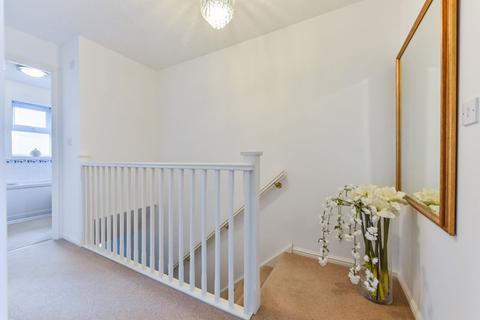 8 Blackwellhams, Chippenham, SN15 3GG