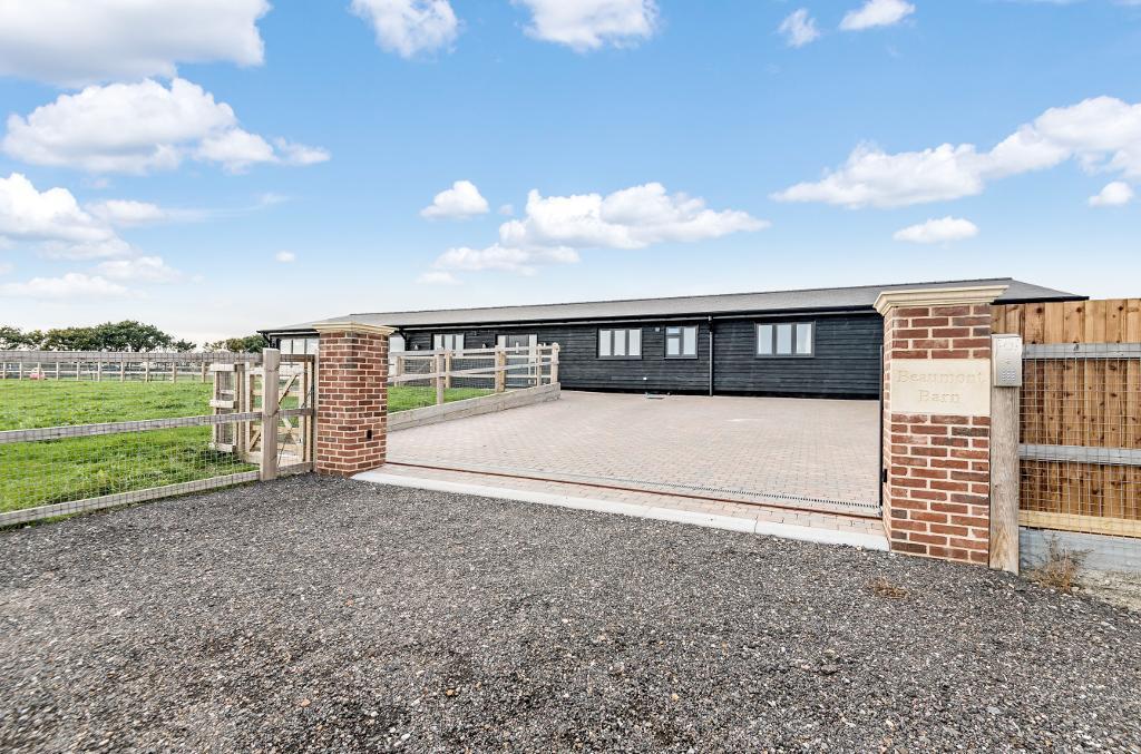 Harwich Road, Great Oakley, CO12 5FH 4 bed detached house £1,000,000