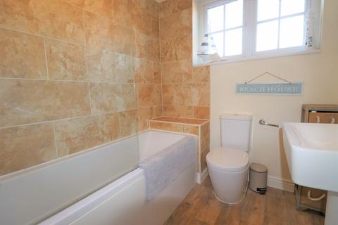 31 Hulme Close, Bromborough, Wirral, CH62 2EY