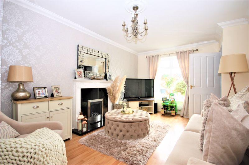 Sandpiper Drive, Hull, HU4 3 bed semidetached house £165,000