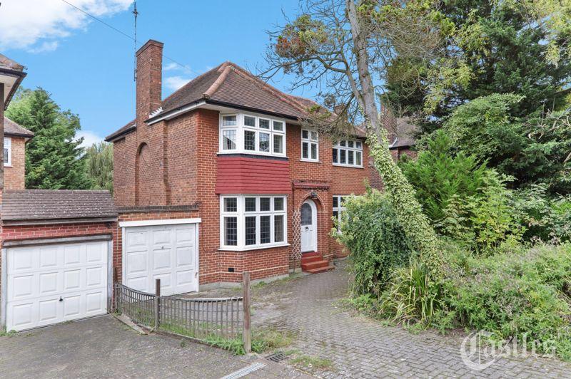 Winchmore Hill Road, London, N14 5 bed detached house £1,200,000