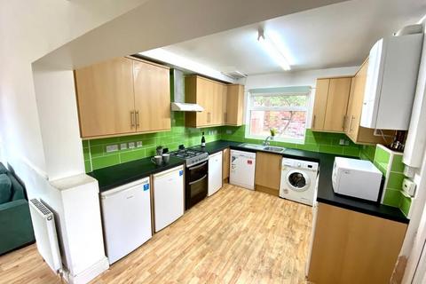 5 bedroom house share to rent, 36 Holberry Gardens, Broomhall