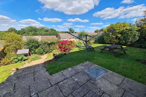 18 Bincombe Drive, Crewkerne, TA18 7BE