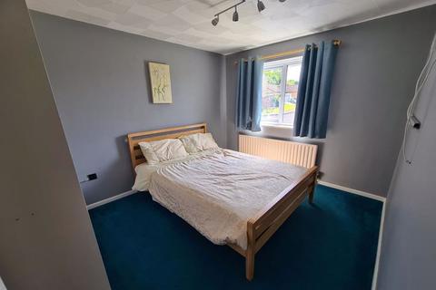 18 Bincombe Drive, Crewkerne, TA18 7BE