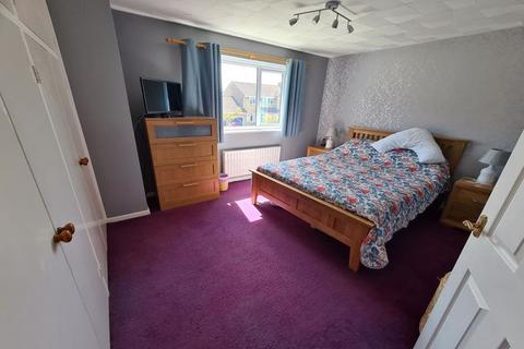 18 Bincombe Drive, Crewkerne, TA18 7BE