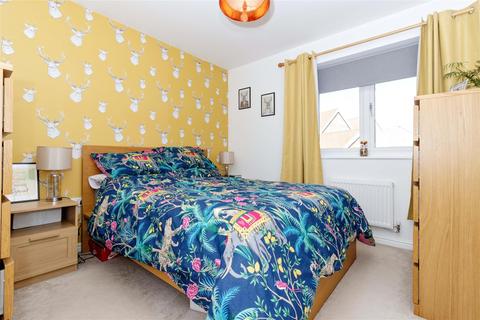 6 Iris Close, Worthing, BN13 3WU