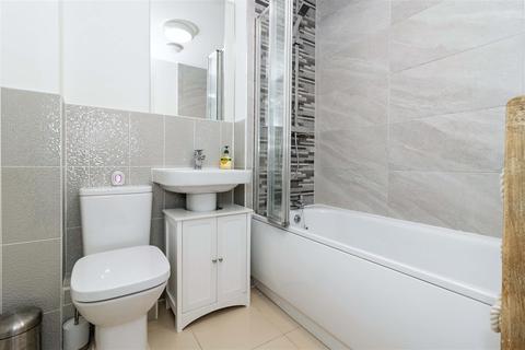 6 Iris Close, Worthing, BN13 3WU