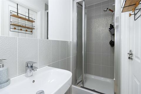 6 Iris Close, Worthing, BN13 3WU