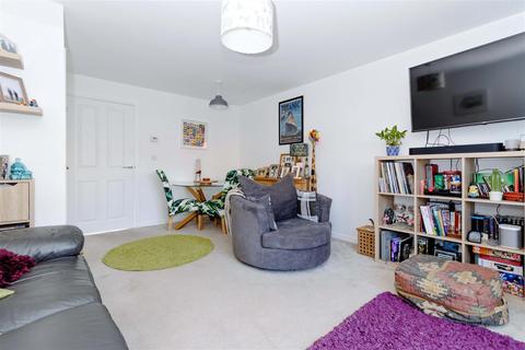 6 Iris Close, Worthing, BN13 3WU