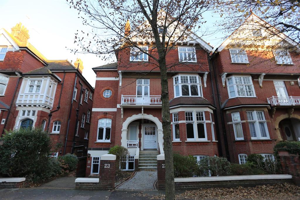 Fourth Avenue, Hove 2 bed flat £1,495 pcm (£345 pw)
